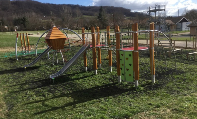 Aire de jeux, Isère, Jeux SK8 & Match