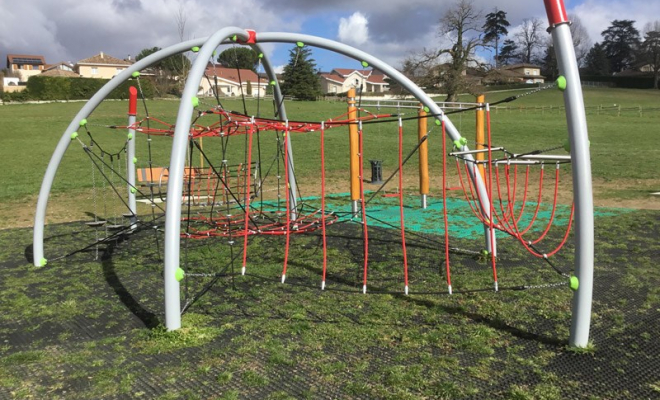 Aire de jeux, Isère, Jeux SK8 & Match